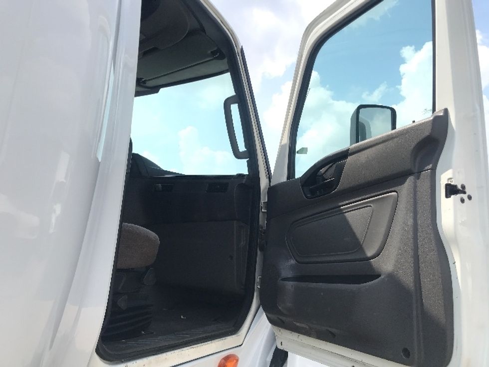 Sleeper Tractor-Heavy Duty Tractors-International-2019-LT625-Houston-TX-647,197\n\t\tmiles-$ 33,500 - Image 13