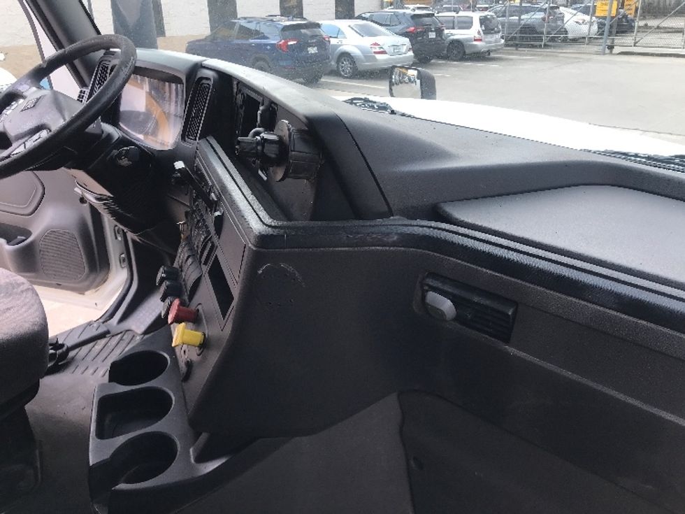 Sleeper Tractor-Heavy Duty Tractors-International-2019-LT625-Houston-TX-647,197\n\t\tmiles-$ 33,500 - Image 15