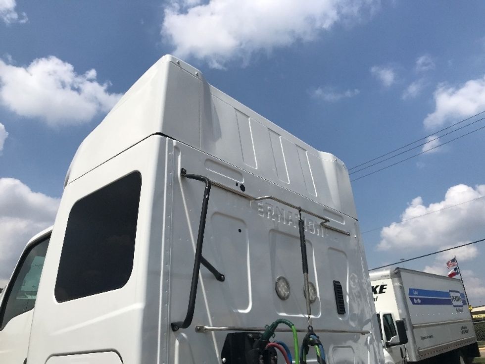 Sleeper Tractor-Heavy Duty Tractors-International-2019-LT625-Houston-TX-647,197\n\t\tmiles-$ 33,500 - Image 22