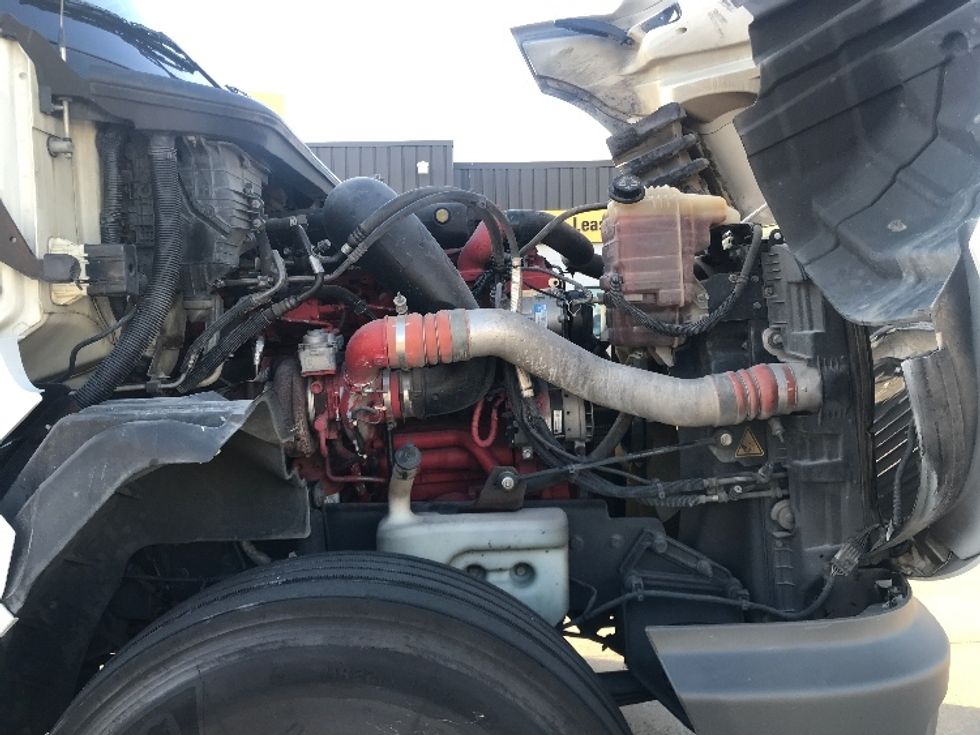 Sleeper Tractor-Heavy Duty Tractors-International-2019-LT625-Houston-TX-752,688\n\t\tmiles-$ 28,250 - Image 20