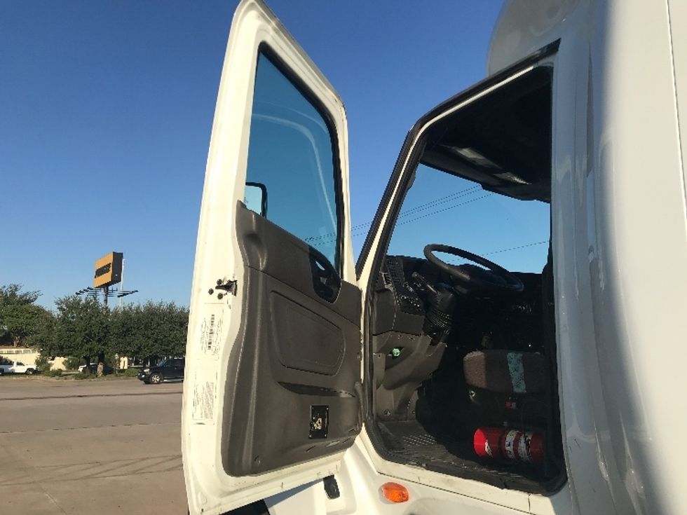 Sleeper Tractor-Heavy Duty Tractors-International-2019-LT625-Houston-TX-752,688\n\t\tmiles-$ 28,250 - Image 9