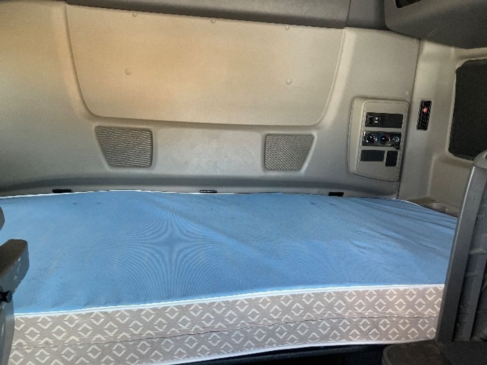 Sleeper Tractor-Heavy Duty Tractors-International-2019-LT625-Hueytown-AL-252,447\n\t\tmiles-$ 59,000 - Image 17