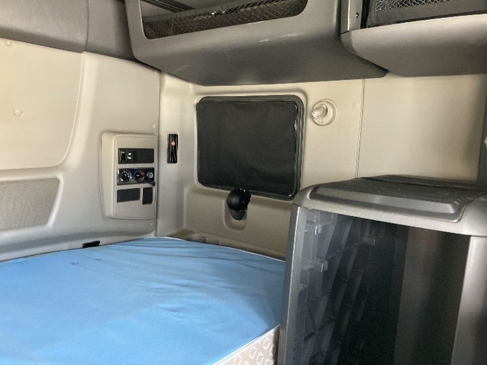 Sleeper Tractor-Heavy Duty Tractors-International-2019-LT625-Hueytown-AL-252,447\n\t\tmiles-$ 59,000 - Image 18