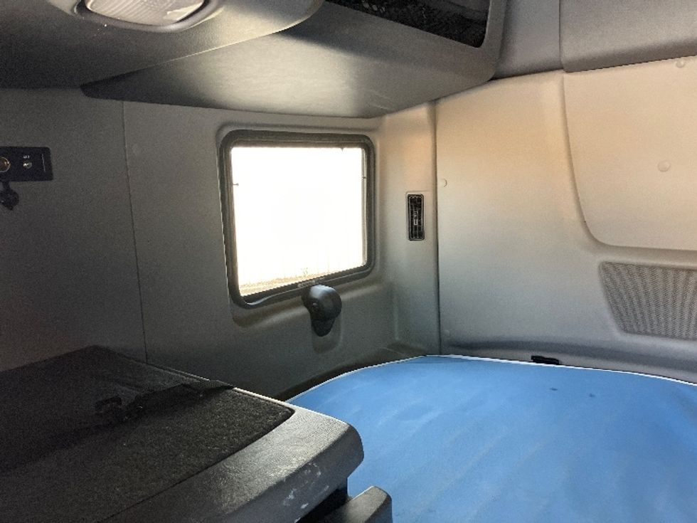 Sleeper Tractor-Heavy Duty Tractors-International-2019-LT625-Hueytown-AL-252,447\n\t\tmiles-$ 59,000 - Image 19