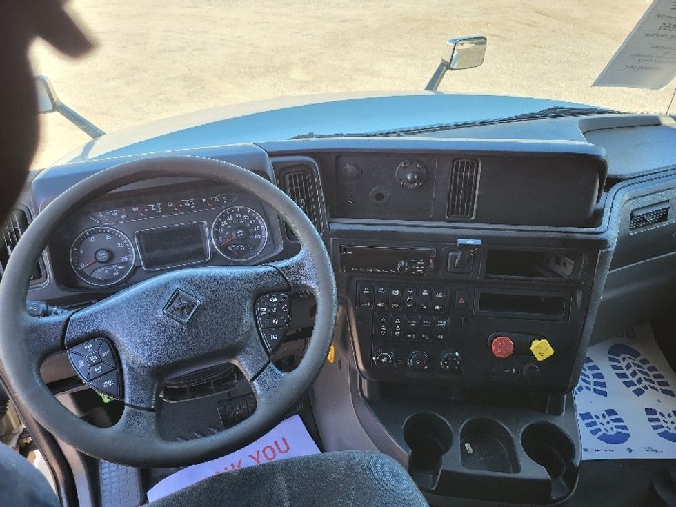 Sleeper Tractor-Heavy Duty Tractors-International-2019-LT625-Hueytown-AL-555,320\n\t\tmiles-$ 22,750 - Image 10