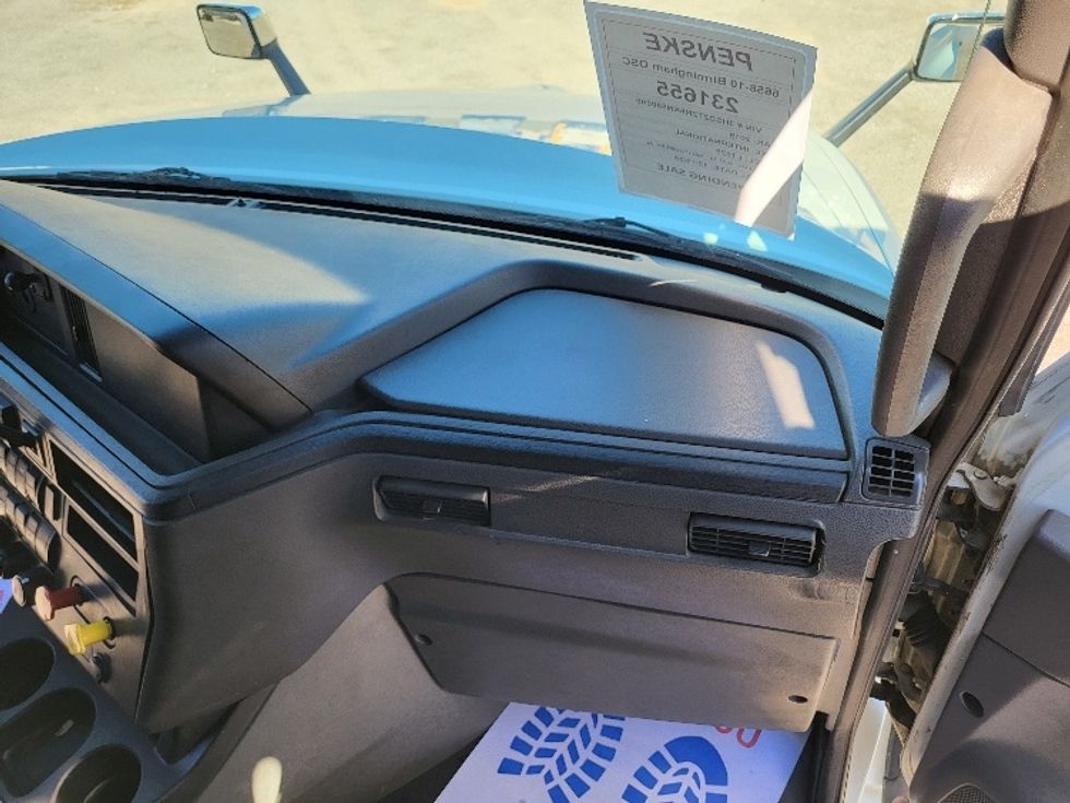 Sleeper Tractor-Heavy Duty Tractors-International-2019-LT625-Hueytown-AL-555,320\n\t\tmiles-$ 22,750 - Image 13