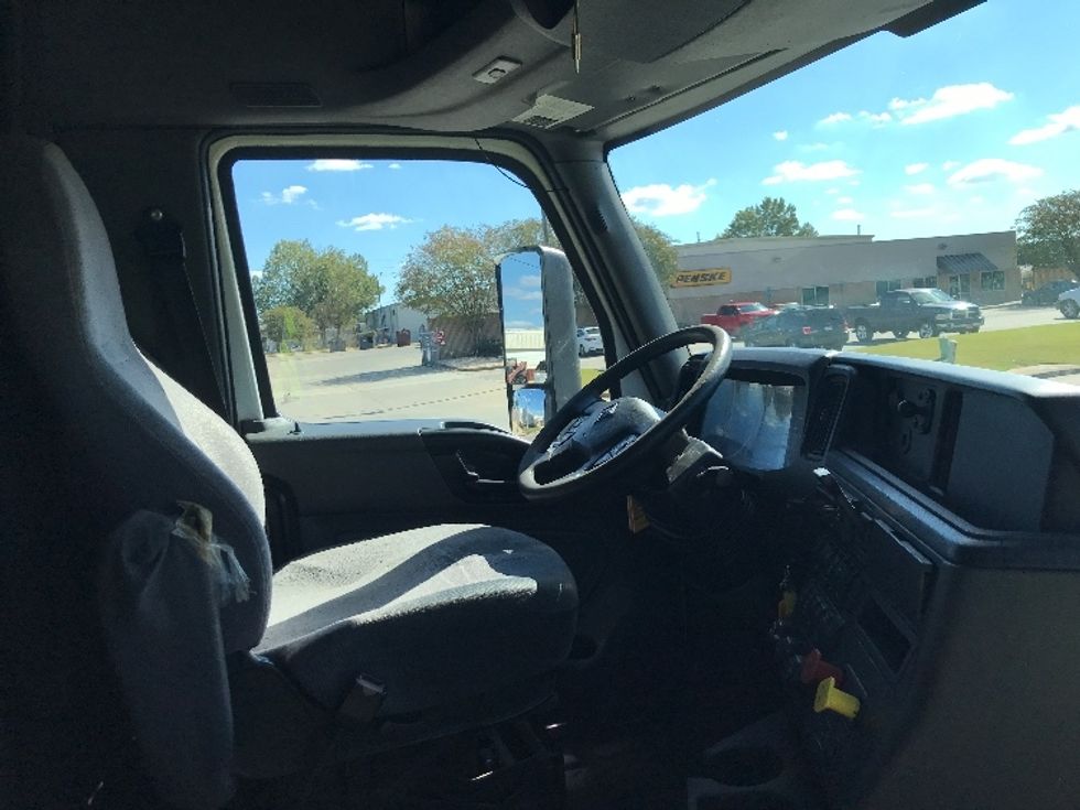 Sleeper Tractor-Heavy Duty Tractors-International-2019-LT625-Hueytown-AL-555,320\n\t\tmiles-$ 22,750 - Image 14