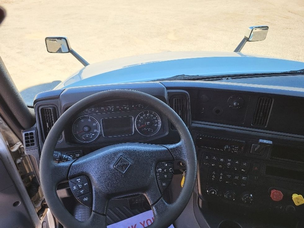 Sleeper Tractor-Heavy Duty Tractors-International-2019-LT625-Hueytown-AL-555,320\n\t\tmiles-$ 22,750 - Image 9