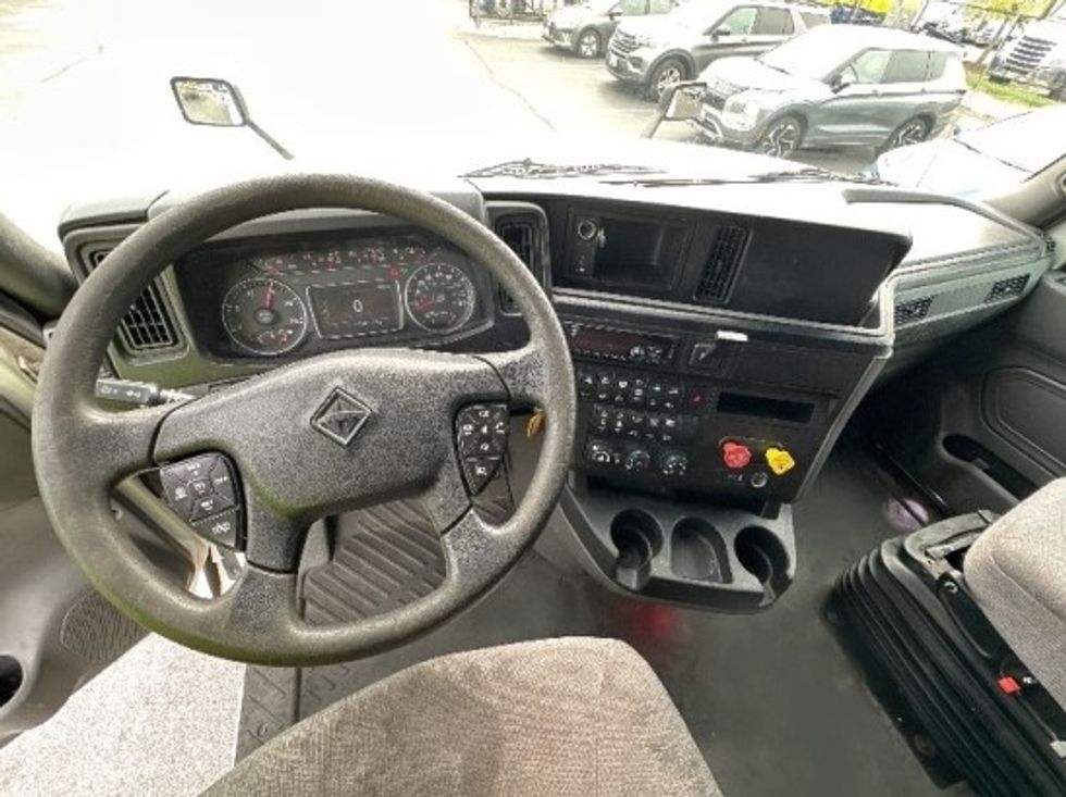 Sleeper Tractor-Heavy Duty Tractors-International-2019-LT625-Jessup-MD-437,686\n\t\tmiles-$ 28,250 - Image 10