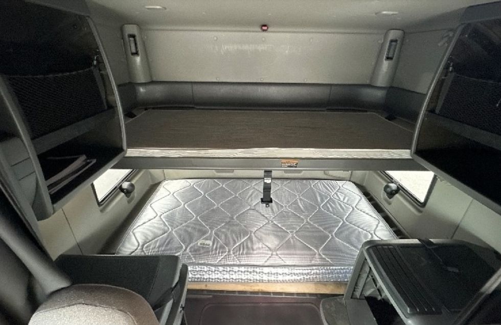 Sleeper Tractor-Heavy Duty Tractors-International-2019-LT625-Jessup-MD-437,686\n\t\tmiles-$ 28,250 - Image 16