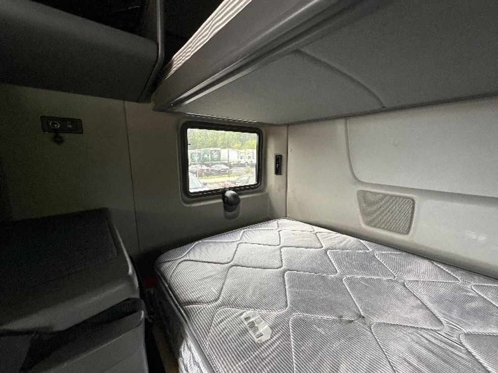 Sleeper Tractor-Heavy Duty Tractors-International-2019-LT625-Jessup-MD-437,686\n\t\tmiles-$ 28,250 - Image 19