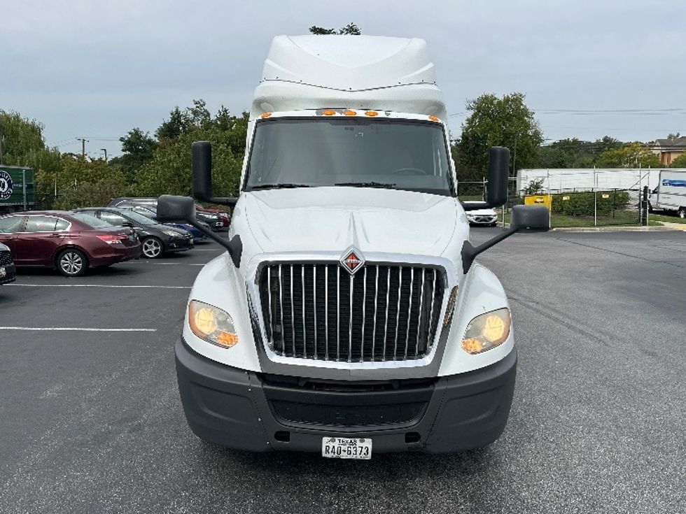 Sleeper Tractor-Heavy Duty Tractors-International-2019-LT625-Jessup-MD-437,686\n\t\tmiles-$ 28,250 - Image 2