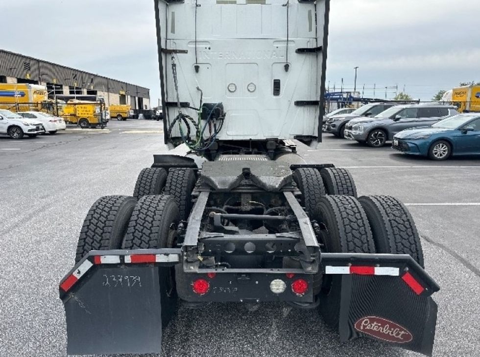 Sleeper Tractor-Heavy Duty Tractors-International-2019-LT625-Jessup-MD-437,686\n\t\tmiles-$ 28,250 - Image 6