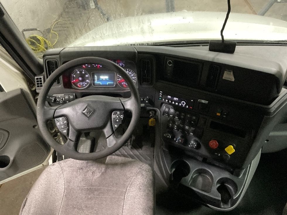 Sleeper Tractor-Heavy Duty Tractors-International-2019-LT625-Kansas City-MO-724,512\n\t\tmiles-$ 29,750 - Image 12