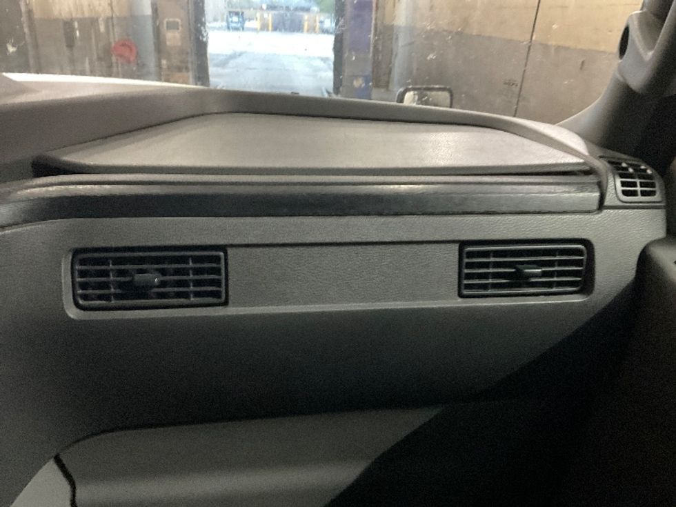 Sleeper Tractor-Heavy Duty Tractors-International-2019-LT625-Kansas City-MO-724,512\n\t\tmiles-$ 29,750 - Image 14