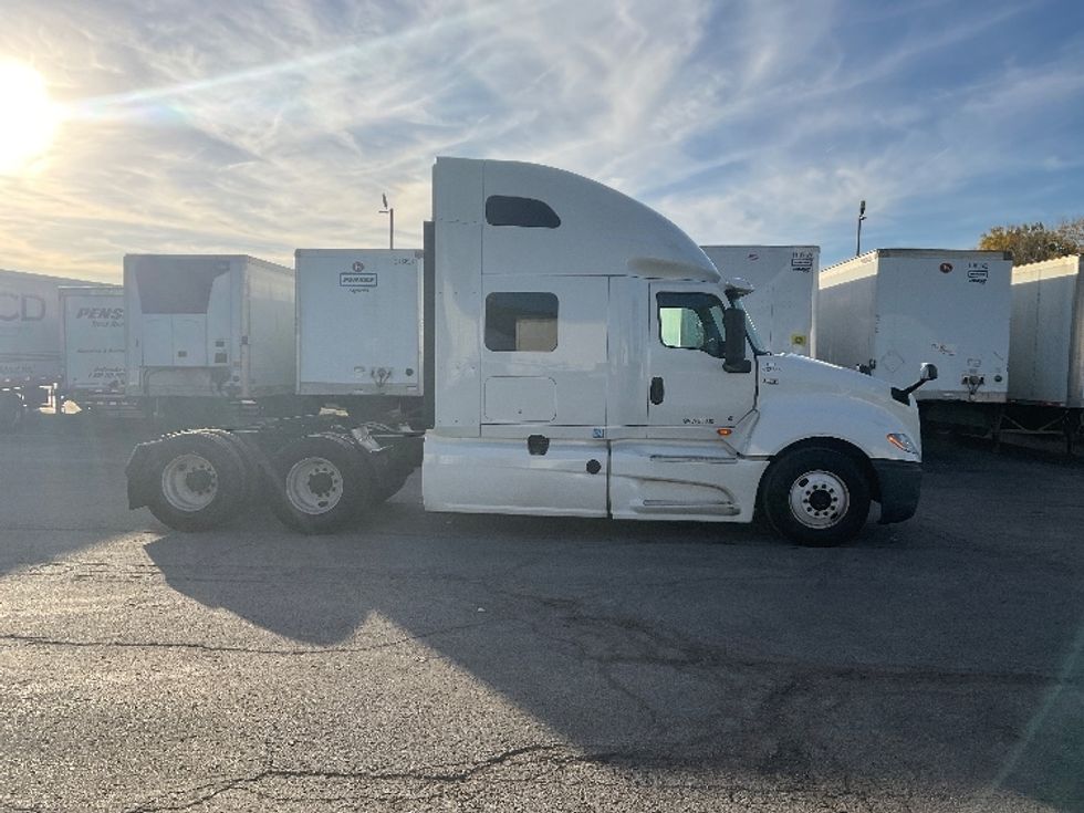 Sleeper Tractor-Heavy Duty Tractors-International-2019-LT625-Kansas City-MO-724,512\n\t\tmiles-$ 29,750 - Image 8