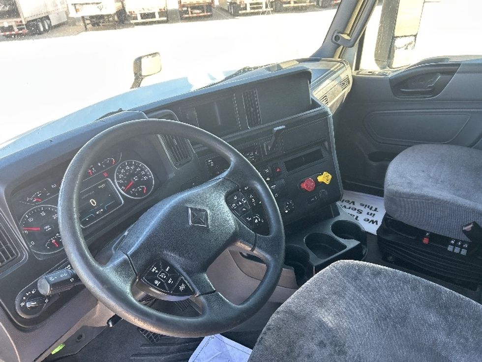 Sleeper Tractor-Heavy Duty Tractors-International-2019-LT625-Katy-TX-382,780\n\t\tmiles-$ 31,500 - Image 10