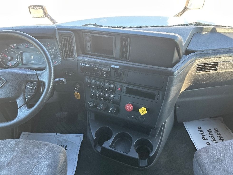 Sleeper Tractor-Heavy Duty Tractors-International-2019-LT625-Katy-TX-382,780\n\t\tmiles-$ 31,500 - Image 12