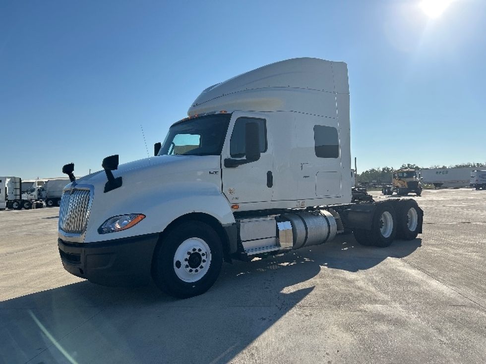 Sleeper Tractor-Heavy Duty Tractors-International-2019-LT625-Katy-TX-382,780\n\t\tmiles-$ 31,500 - Image 3