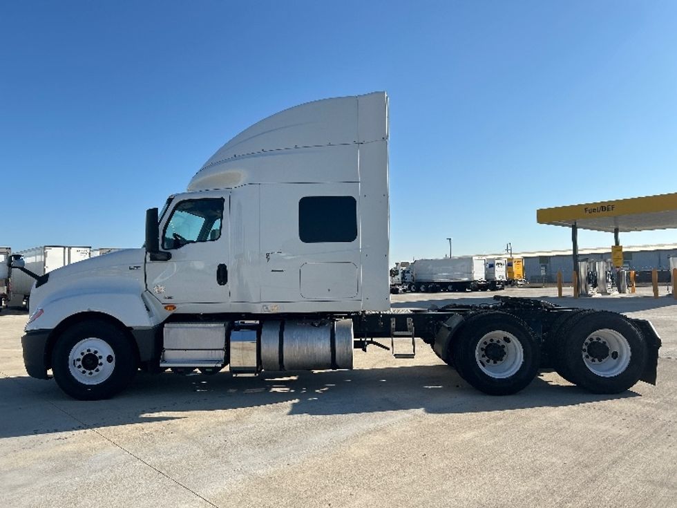 Sleeper Tractor-Heavy Duty Tractors-International-2019-LT625-Katy-TX-382,780\n\t\tmiles-$ 31,500 - Image 4