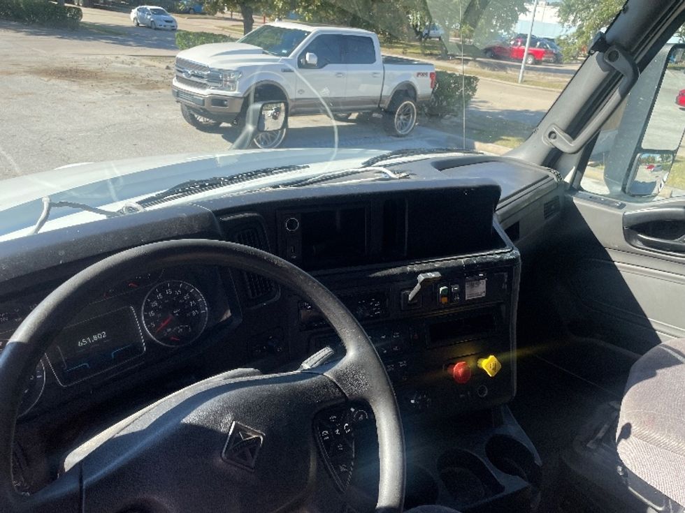 Sleeper Tractor-Heavy Duty Tractors-International-2019-LT625-Katy-TX-651,774\n\t\tmiles-$ 33,750 - Image 11