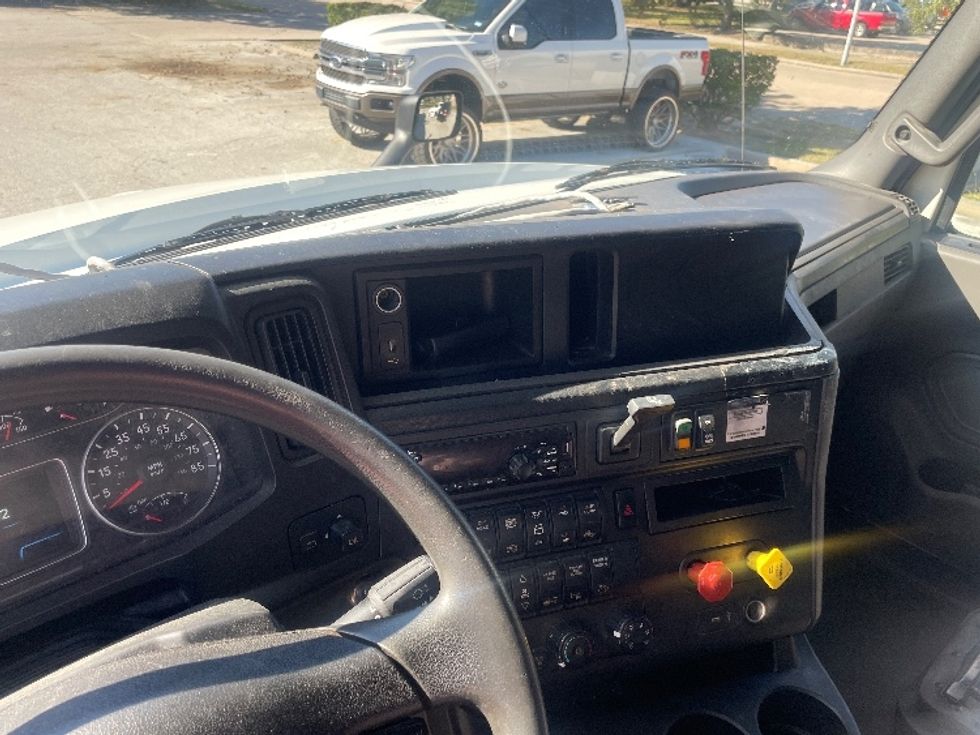 Sleeper Tractor-Heavy Duty Tractors-International-2019-LT625-Katy-TX-651,774\n\t\tmiles-$ 33,750 - Image 12