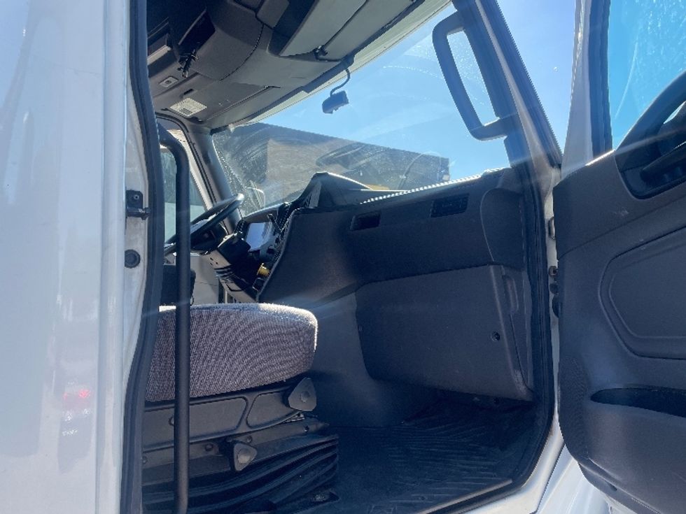 Sleeper Tractor-Heavy Duty Tractors-International-2019-LT625-Katy-TX-651,774\n\t\tmiles-$ 33,750 - Image 13