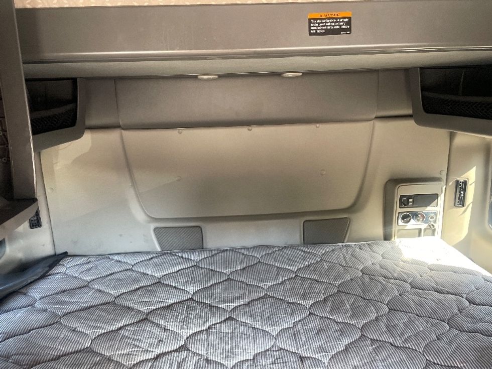 Sleeper Tractor-Heavy Duty Tractors-International-2019-LT625-Katy-TX-651,774\n\t\tmiles-$ 33,750 - Image 16