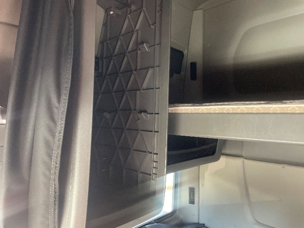 Sleeper Tractor-Heavy Duty Tractors-International-2019-LT625-Katy-TX-651,774\n\t\tmiles-$ 33,750 - Image 19