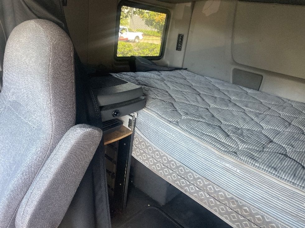 Sleeper Tractor-Heavy Duty Tractors-International-2019-LT625-Katy-TX-651,774\n\t\tmiles-$ 33,750 - Image 22