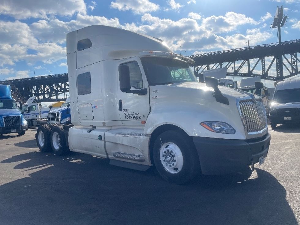 Sleeper Tractor-Heavy Duty Tractors-International-2019-LT625-Kearny-NJ-498,386\n\t\tmiles-$ 50,750 - Image 1