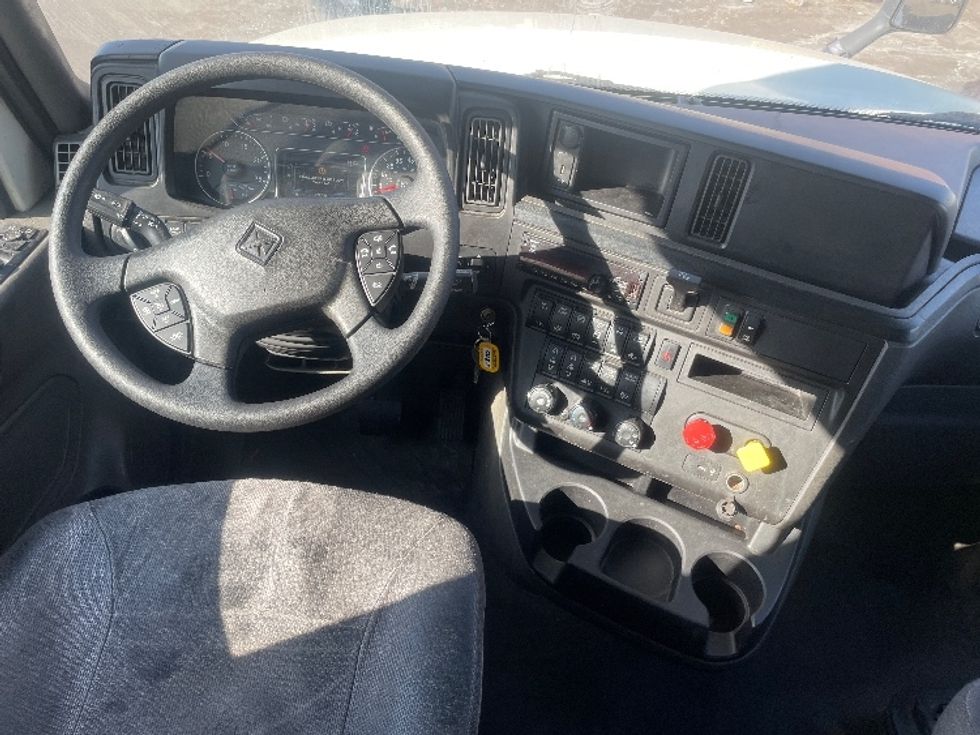 Sleeper Tractor-Heavy Duty Tractors-International-2019-LT625-Kearny-NJ-498,386\n\t\tmiles-$ 50,750 - Image 12