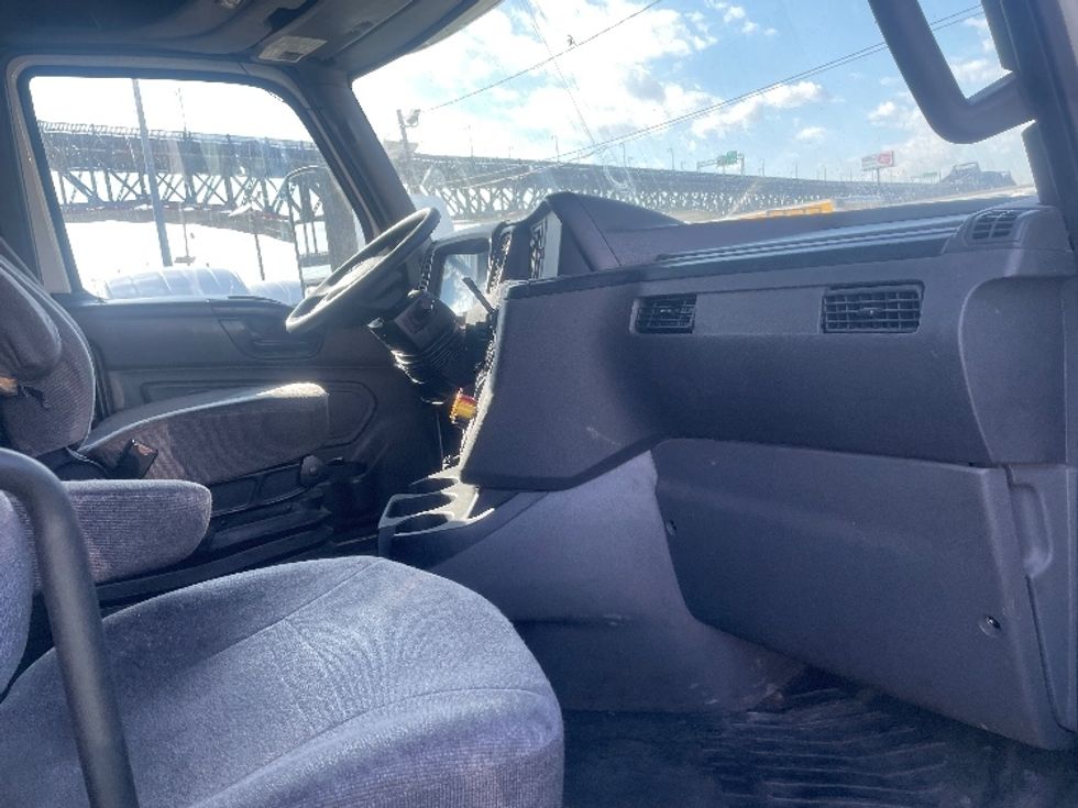 Sleeper Tractor-Heavy Duty Tractors-International-2019-LT625-Kearny-NJ-498,386\n\t\tmiles-$ 50,750 - Image 15