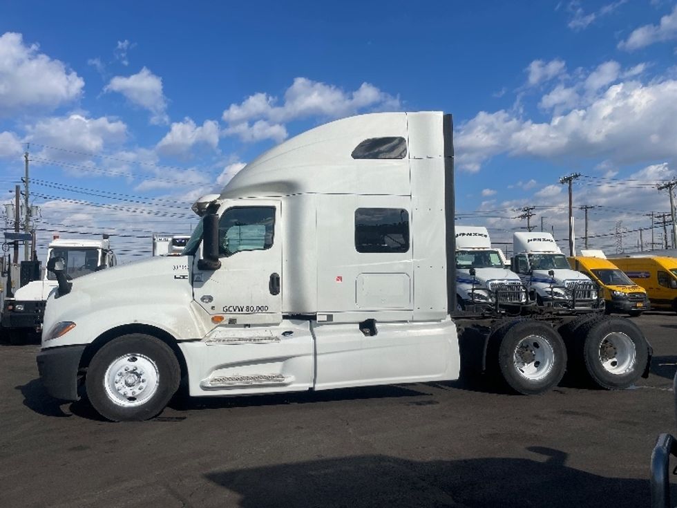 Sleeper Tractor-Heavy Duty Tractors-International-2019-LT625-Kearny-NJ-498,386\n\t\tmiles-$ 50,750 - Image 4