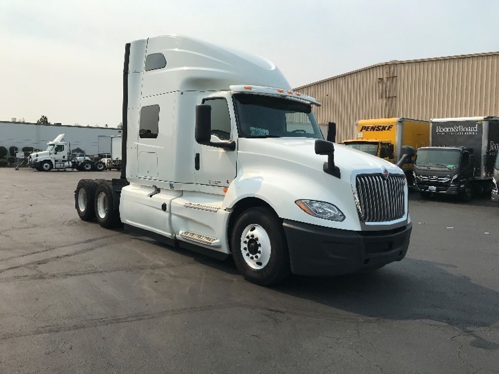 Sleeper Tractor-Heavy Duty Tractors-International-2019-LT625-Kent-WA-444,278\n\t\tmiles-$ 52,000 - Image 1