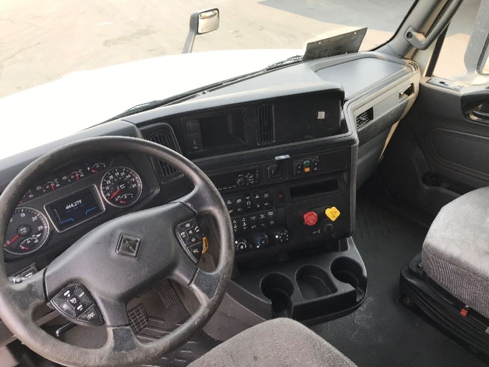 Sleeper Tractor-Heavy Duty Tractors-International-2019-LT625-Kent-WA-444,278\n\t\tmiles-$ 52,000 - Image 11
