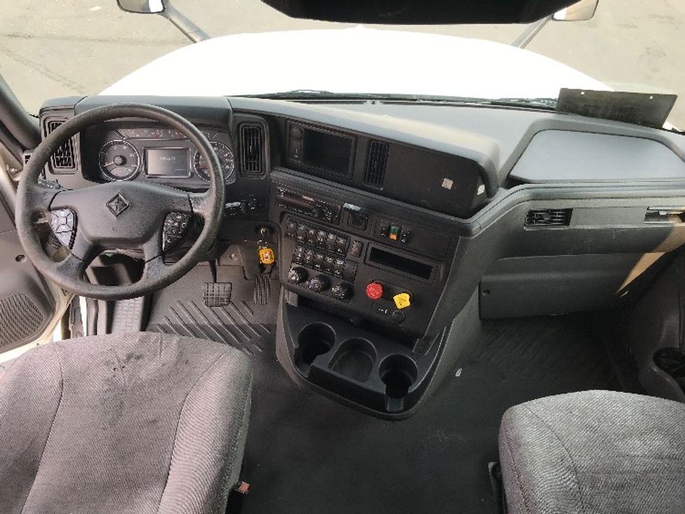 Sleeper Tractor-Heavy Duty Tractors-International-2019-LT625-Kent-WA-444,278\n\t\tmiles-$ 52,000 - Image 12