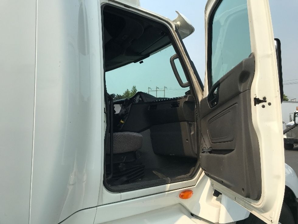 Sleeper Tractor-Heavy Duty Tractors-International-2019-LT625-Kent-WA-444,278\n\t\tmiles-$ 52,000 - Image 13