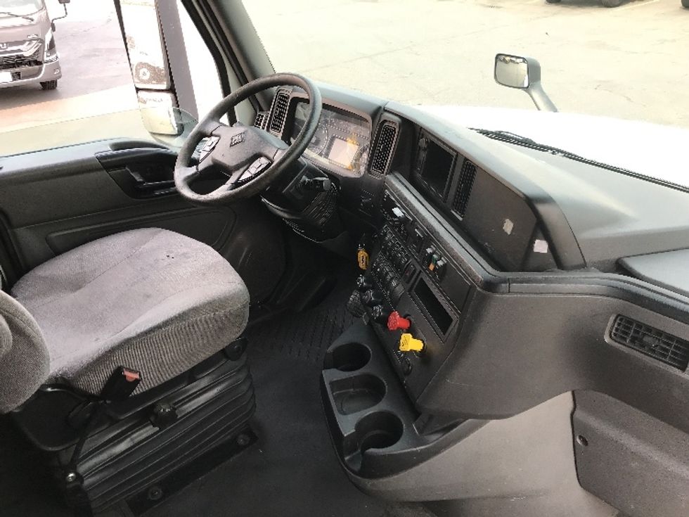 Sleeper Tractor-Heavy Duty Tractors-International-2019-LT625-Kent-WA-444,278\n\t\tmiles-$ 52,000 - Image 15