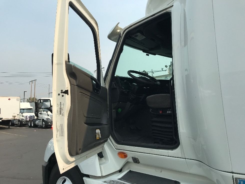 Sleeper Tractor-Heavy Duty Tractors-International-2019-LT625-Kent-WA-444,278\n\t\tmiles-$ 52,000 - Image 9