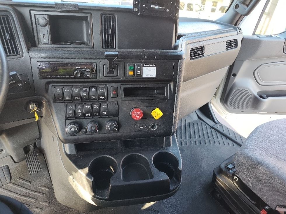 Sleeper Tractor-Heavy Duty Tractors-International-2019-LT625-Kent-WA-469,739\n\t\tmiles-$ 50,500 - Image 12