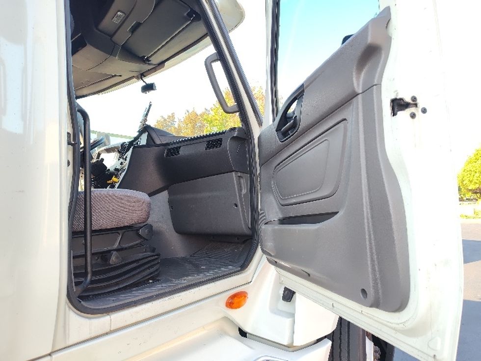 Sleeper Tractor-Heavy Duty Tractors-International-2019-LT625-Kent-WA-469,739\n\t\tmiles-$ 50,500 - Image 13