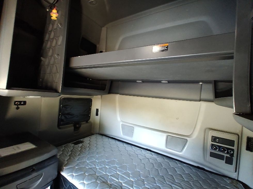 Sleeper Tractor-Heavy Duty Tractors-International-2019-LT625-Kent-WA-469,739\n\t\tmiles-$ 50,500 - Image 19