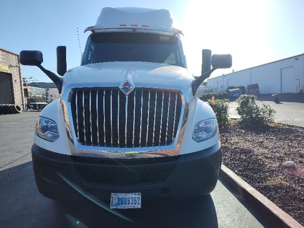 Sleeper Tractor-Heavy Duty Tractors-International-2019-LT625-Kent-WA-469,739\n\t\tmiles-$ 50,500 - Image 2