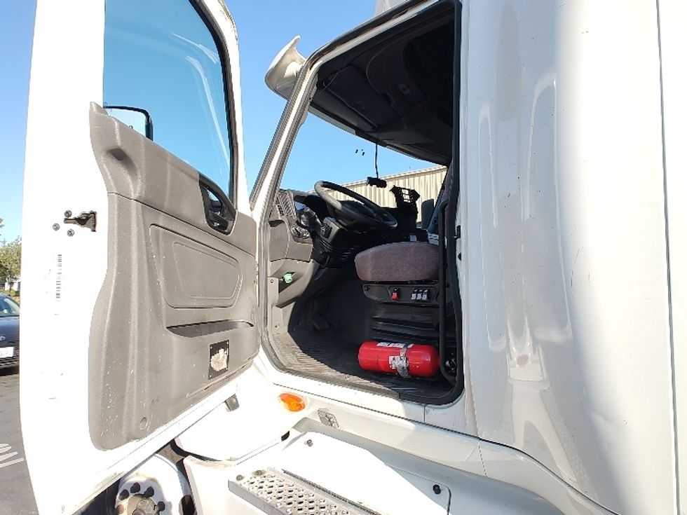Sleeper Tractor-Heavy Duty Tractors-International-2019-LT625-Kent-WA-469,739\n\t\tmiles-$ 50,500 - Image 9