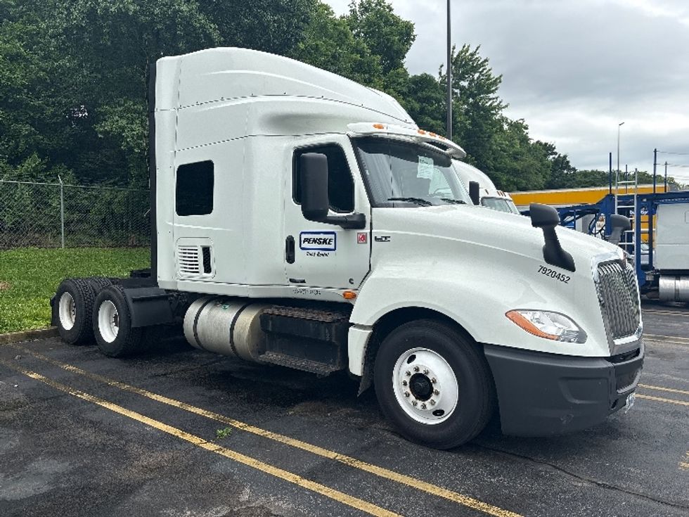 Sleeper Tractor-Heavy Duty Tractors-International-2019-LT625-Knoxville-TN-425,375\n\t\tmiles-$ 50,000 - Image 1