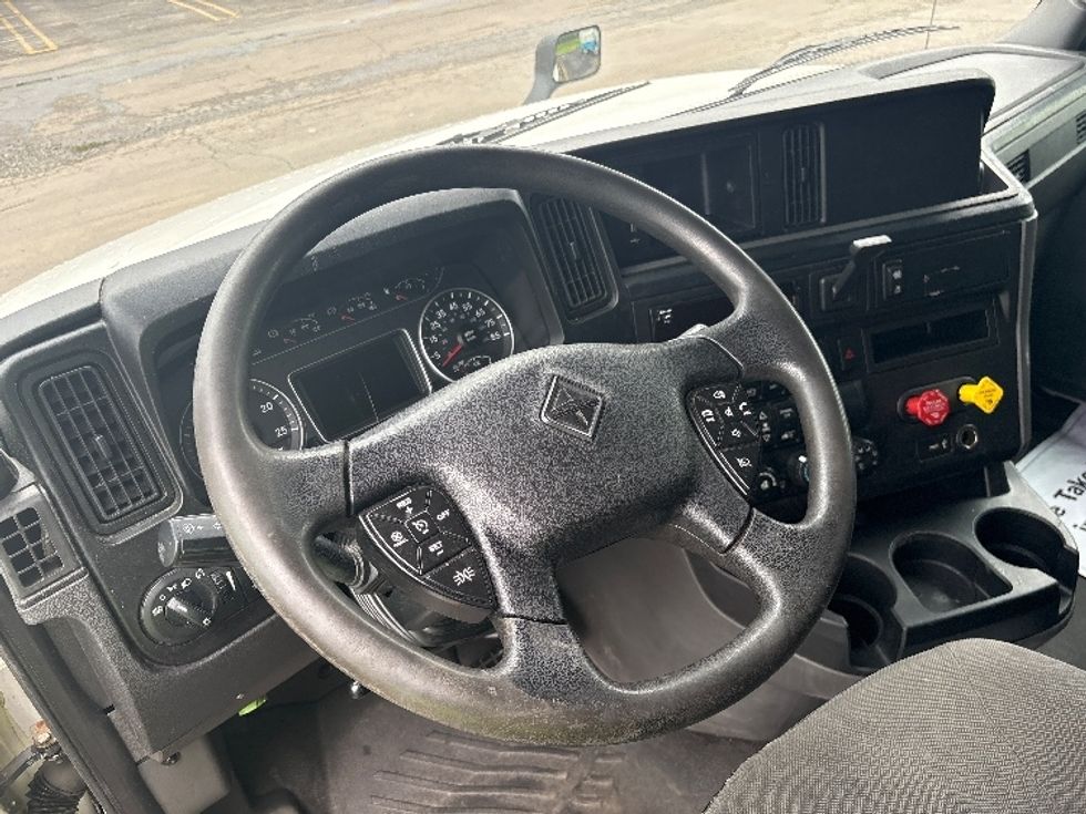 Sleeper Tractor-Heavy Duty Tractors-International-2019-LT625-Knoxville-TN-425,375\n\t\tmiles-$ 50,000 - Image 11