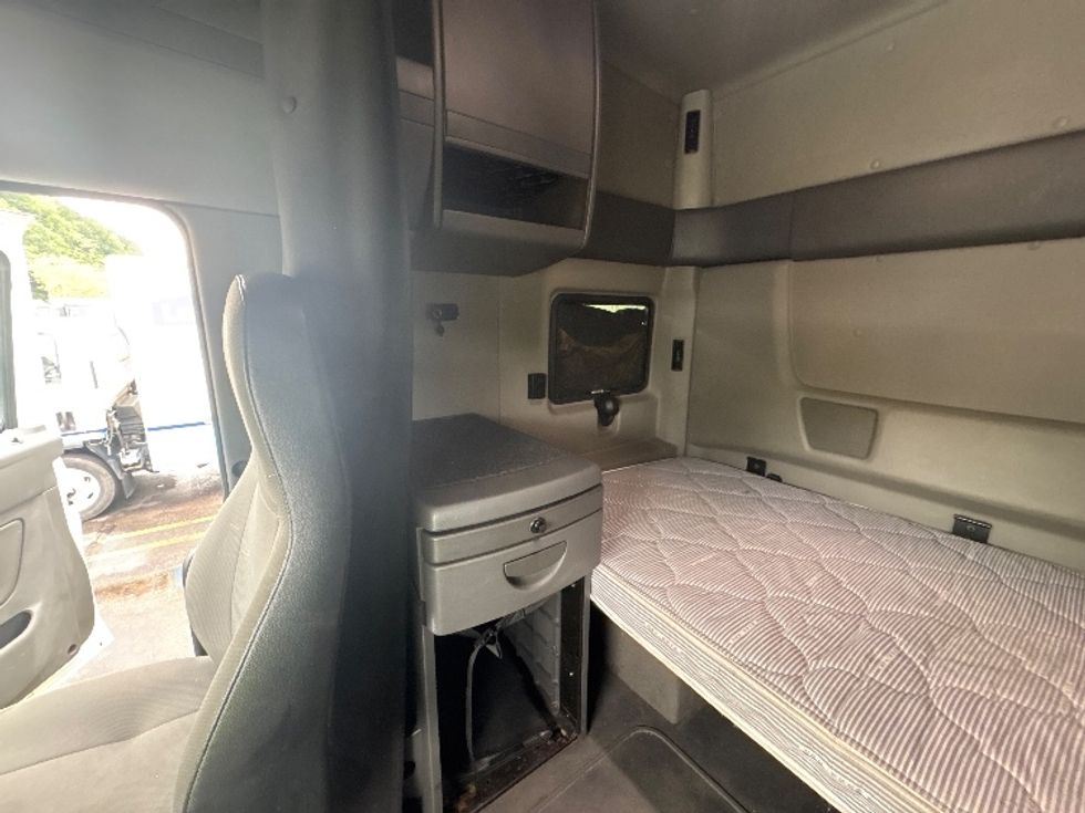 Sleeper Tractor-Heavy Duty Tractors-International-2019-LT625-Knoxville-TN-425,375\n\t\tmiles-$ 50,000 - Image 19