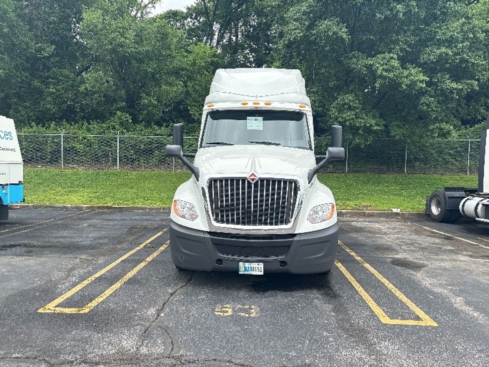 Sleeper Tractor-Heavy Duty Tractors-International-2019-LT625-Knoxville-TN-425,375\n\t\tmiles-$ 50,000 - Image 2