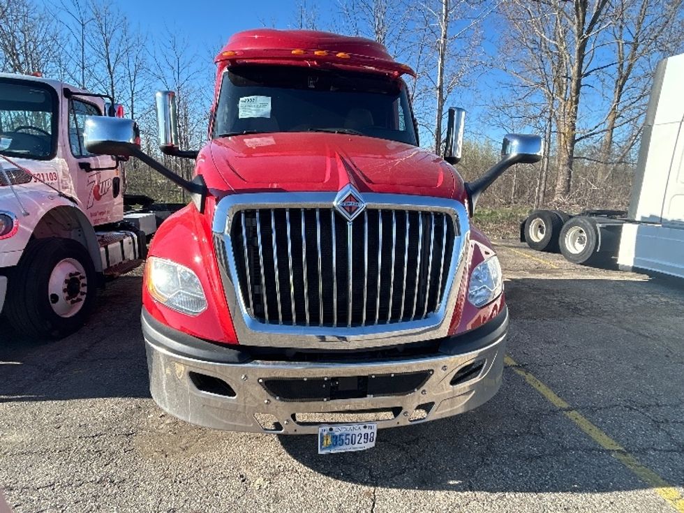 Sleeper Tractor-Heavy Duty Tractors-International-2019-LT625-Lansing-MI-449,140\n\t\tmiles-$ 44,750 - Image 2